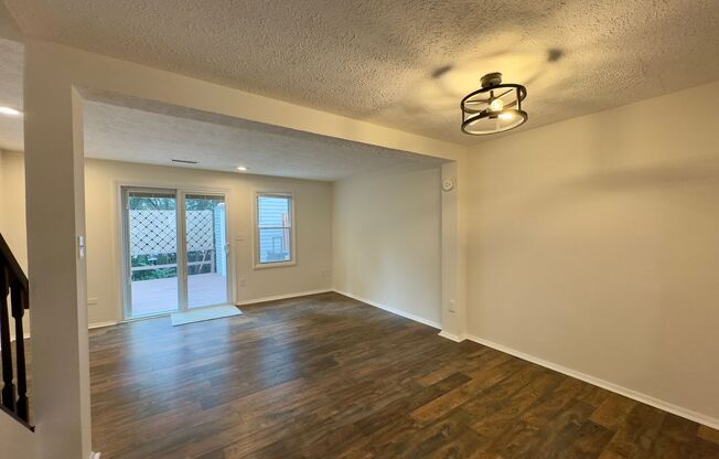 Charming 2 Bedroom/1.5 Bathroom End-Row Townhome in White Marsh, MD!