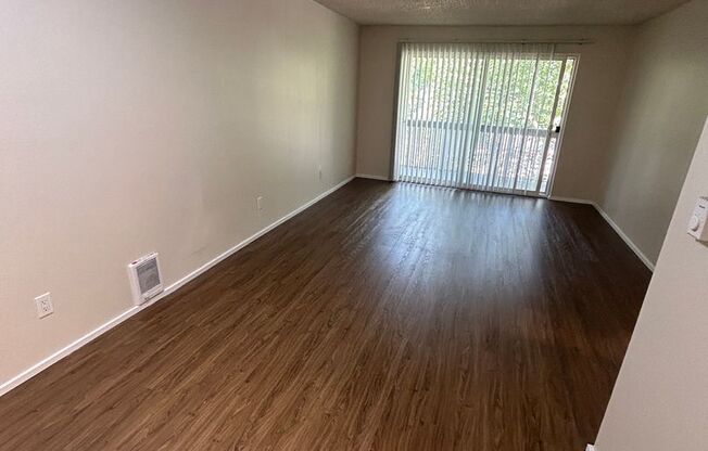 1 bed, 1 bath, 528 sqft, $1,475, Unit 402