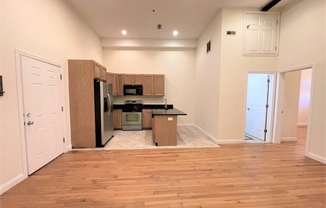 2 beds, 1 bath, 800 sqft, $2,450, Unit 9