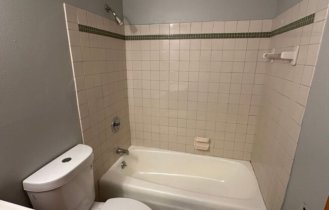 Studio, 1 bath, 350 sqft, $1,025, Unit Unit 209