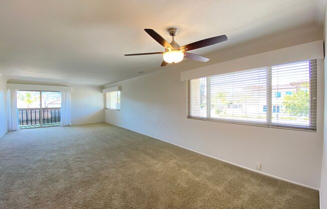 Beautiful corner condo in Lake San Marcos