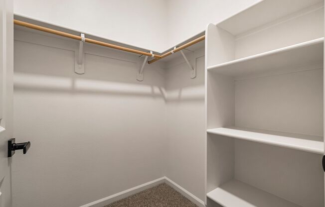 2 beds, 1 bath, 948 sqft, $1,750, Unit 173