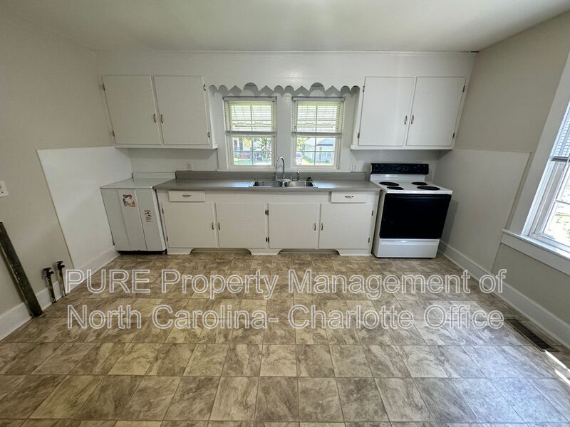 278 LINCOLN ST SW
