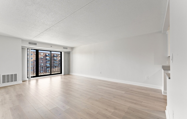 1 bed, 1 bath, 1,125 sqft, $3,000, Unit 205