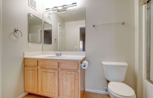 2 beds, 2 baths, $1,600