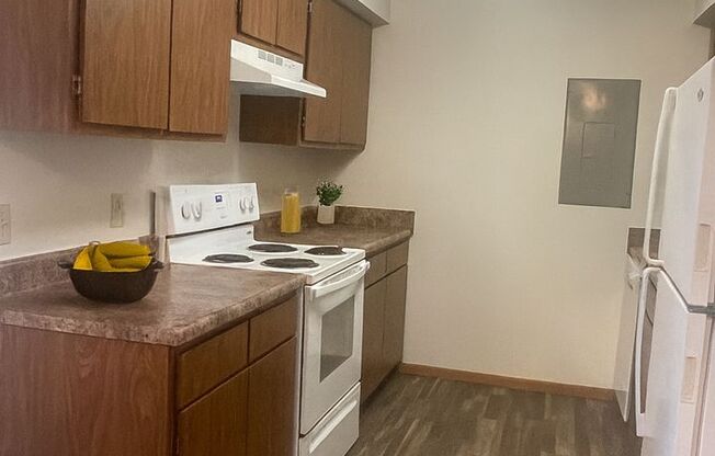 1 bed, 1 bath, 750 sqft, $990, Unit 8-70