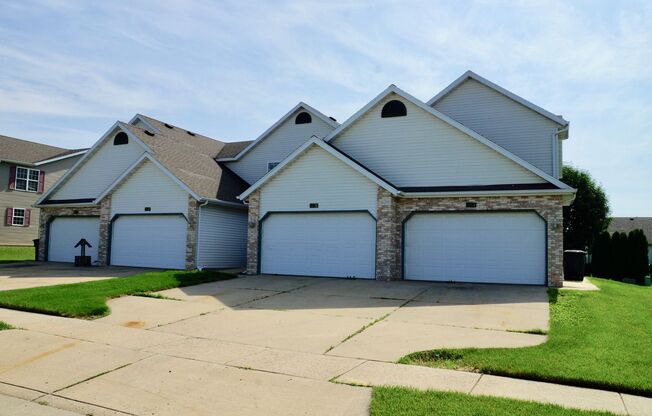 Spacious 2-bedroom townhomes in Stoughton. Includes in-unit laundry, attached garage and more