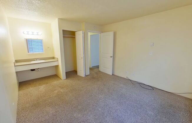 3 beds, 1 bath, $1,795, Unit 4