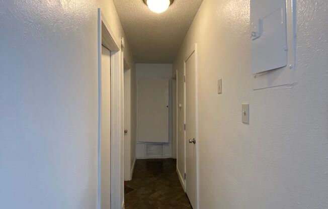 2 beds, 1 bath, 800 sqft, $1,195