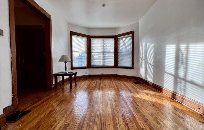 2155 N Kilbourn Ave