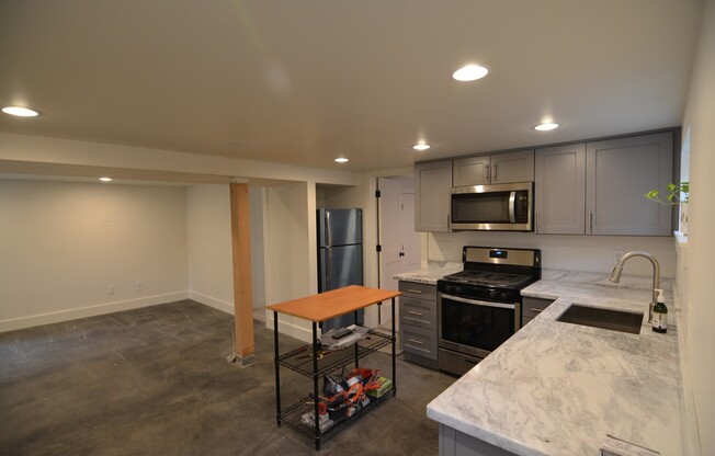 3013 Beacon APTS LLC