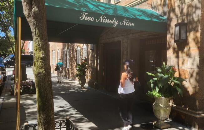 Studio, 1 bath, 386 sqft, $5,450, Unit 15L