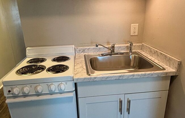 1 bed, 1 bath, $2,200, Unit # 141