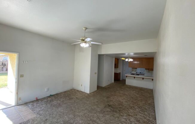 2 beds, 1 bath, $1,300, Unit # B