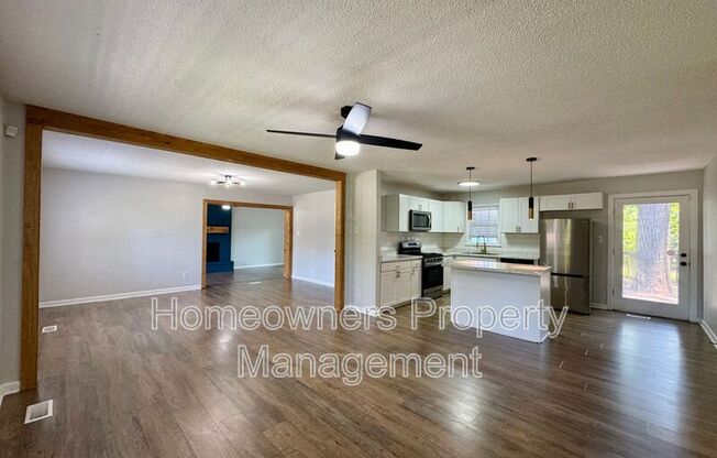 7605 JENNINGS LN