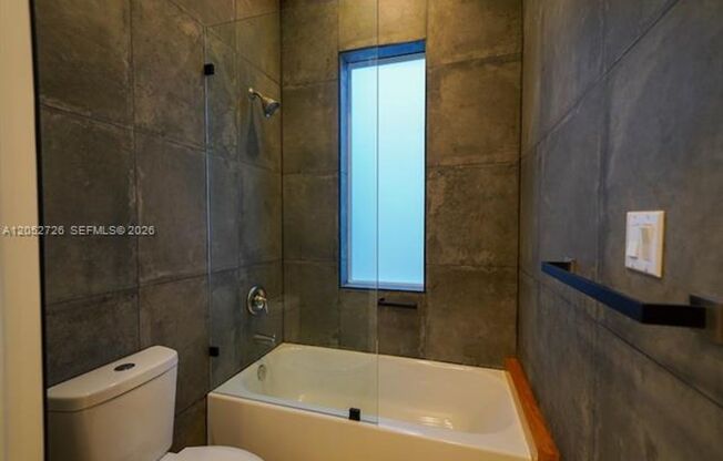 112 NW 24th Ct # 112, Miami, FL 33125