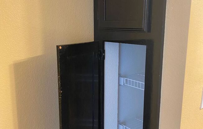 2 beds, 2 baths, $1,400