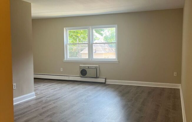 Studio, 1 bath, 450 sqft, $1,450