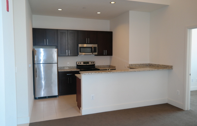 1 bed, 1 bath, 553 sqft, $1,150, Unit 104