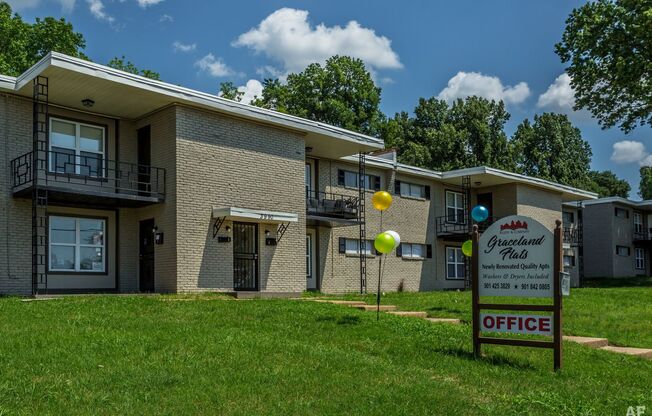 2 beds, 1 bath, 850 sqft, $995