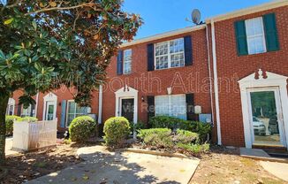 5798 STRATHMOOR MNR CIR