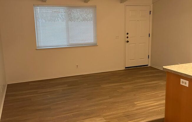 1 bed, 1 bath, 550 sqft, $1,250, Unit 059