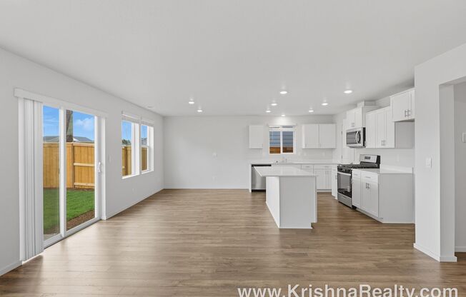 Beautiful 4 Bedroom | 2.5 Bathroom | Single Family Home | Located In East Park Village Community In Salem!