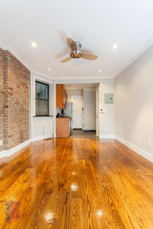 380 E 10 ST