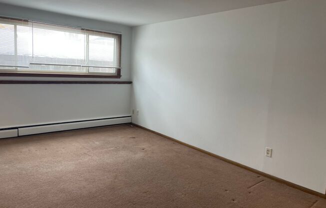 1 bed, 1 bath, 725 sqft, $1,150, Unit 1220-043