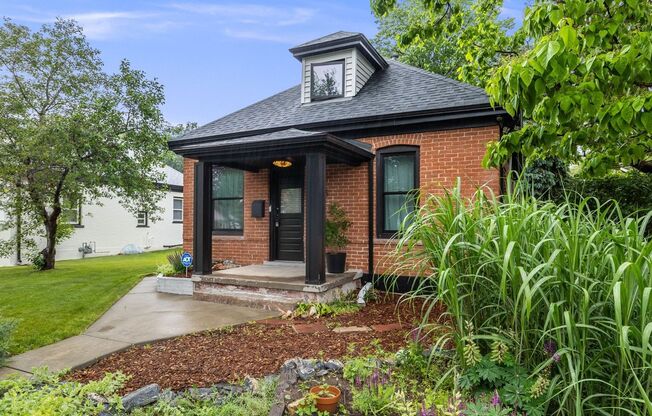 Charming 2BR House in Denver
