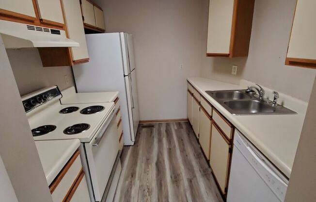 2 beds, 1 bath, $650