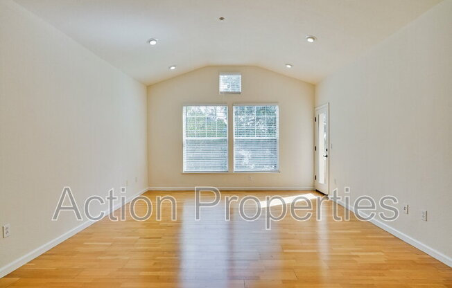 604 S FAIR OAKS AVE
