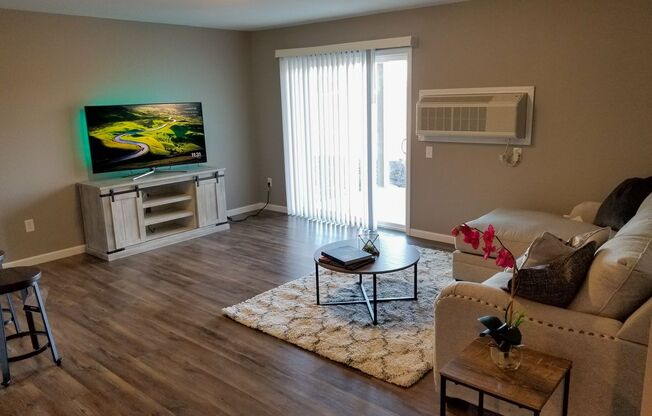 3 beds, 1 bath, 1,120 sqft, $1,495, Unit 201