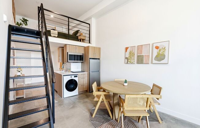 Studio, 1 bath, 374 sqft, $1,495, Unit 207-E