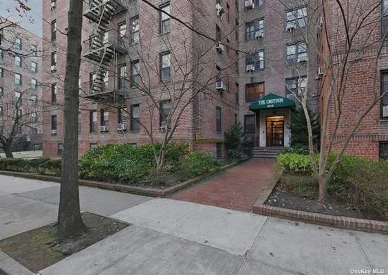 2 beds, 1 bath, $2,800, Unit 207