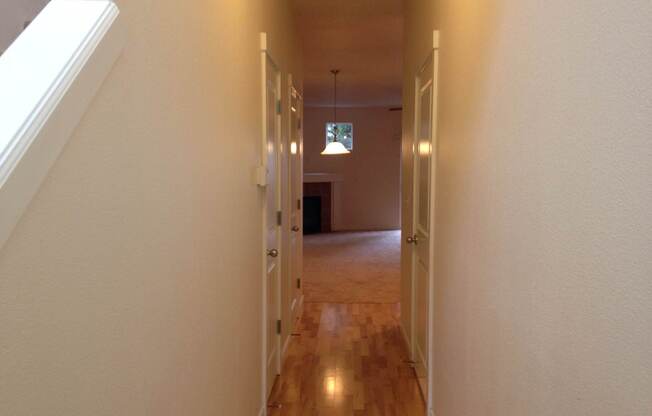 Spacious townhouse near Nike Headquarters, running trails, and parks!