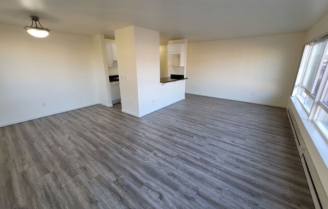 2 beds, 1 bath, 859 sqft, $2,795, Unit C-302