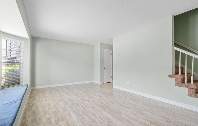 2 beds, 1.5 baths, $1,400, Unit Unit B