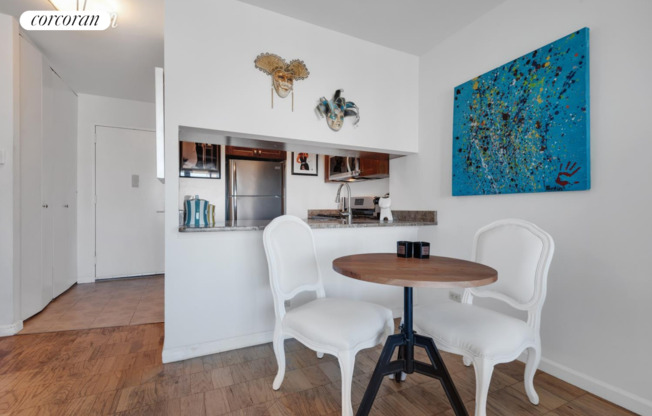 45 E 25 ST