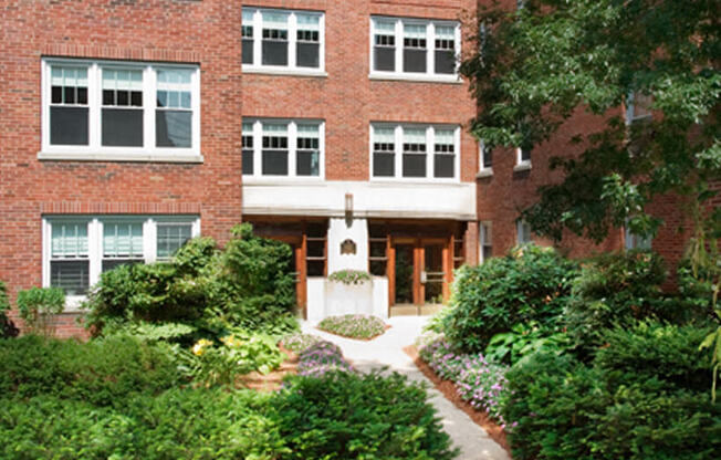 1 bed, 1 bath, 800 sqft, $3,060