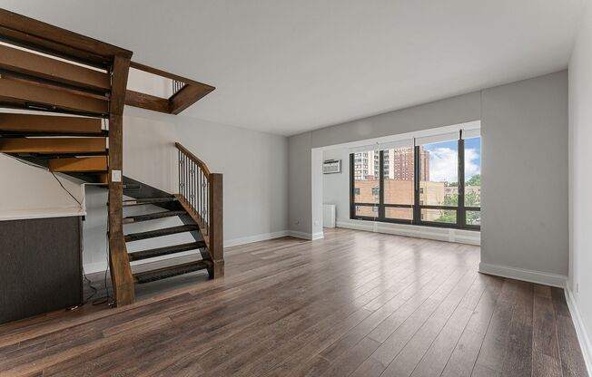 1 bed, 1.5 baths, 678 sqft, $2,400, Unit 4A