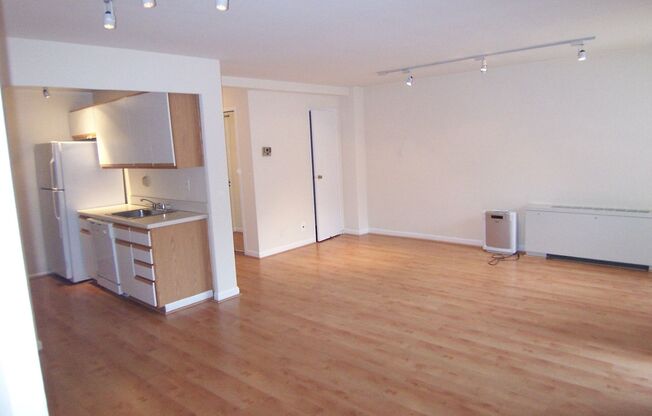 Centrally Located Dupont Circle at the Imperial House 1 Bedroom in the heart of it all!