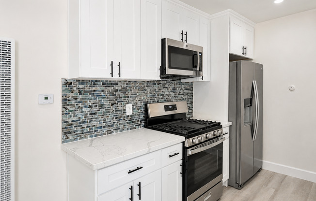 1 bed, 1 bath, 800 sqft, $2,395, Unit 6754-4J