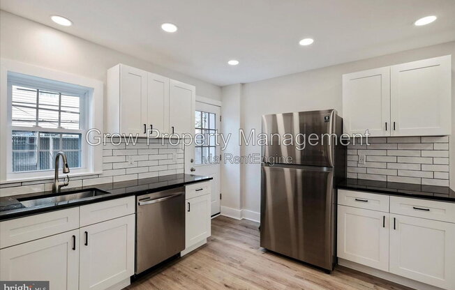 2 beds, 1 bath, 840 sqft, $1,837