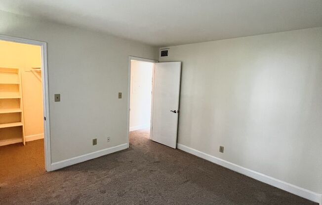 1 bed, 1 bath, 779 sqft, $1,600, Unit 902 #2E