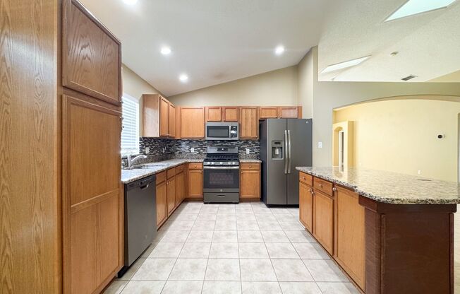 5 bedroom 4 bathroom pool home in Orange Tree community
