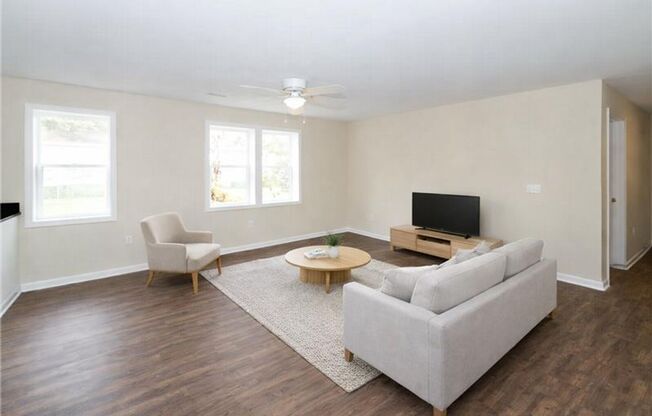 4BA/2BA OFF KING STREET EXTENTION DOSCHER  STREET-AVAILABLE AUGUST 1, 2026