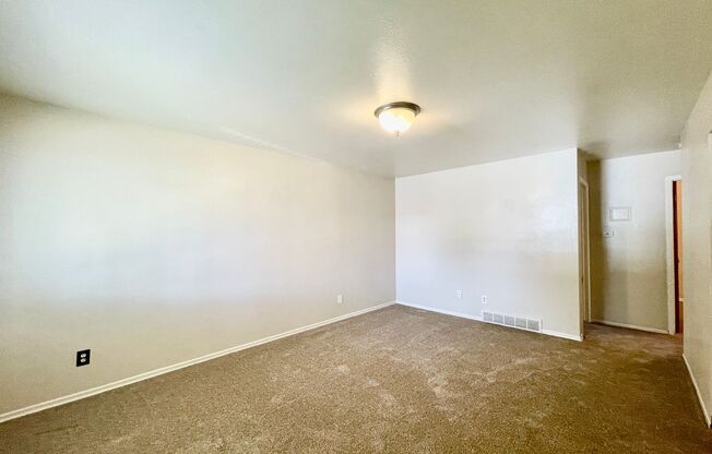 2 beds, 1 bath, $1,395