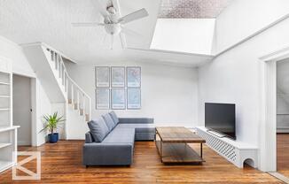 313 W 20 ST