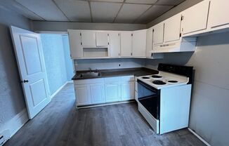 2 beds, 1 bath, $950, Unit Apt. 1